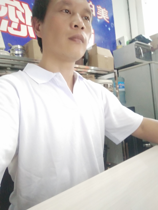 深蓝色的海的第一张照片--大田相亲网