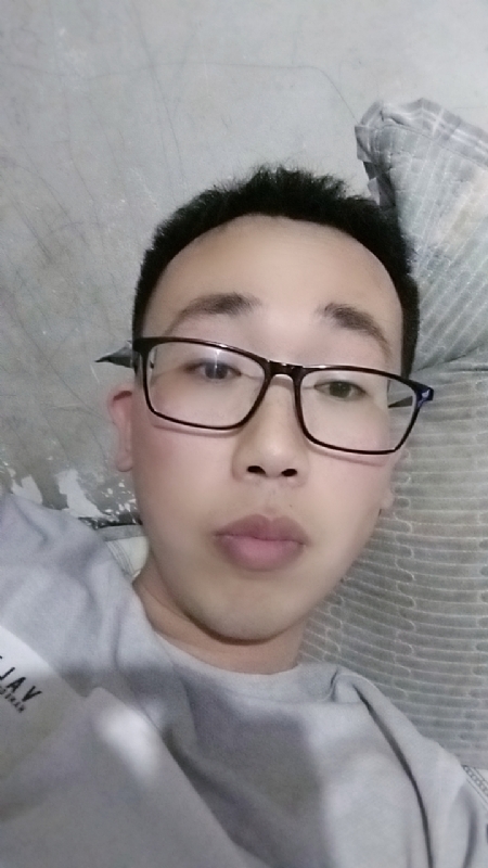 喜欢比我大的女人的第一张照片--大田相亲网