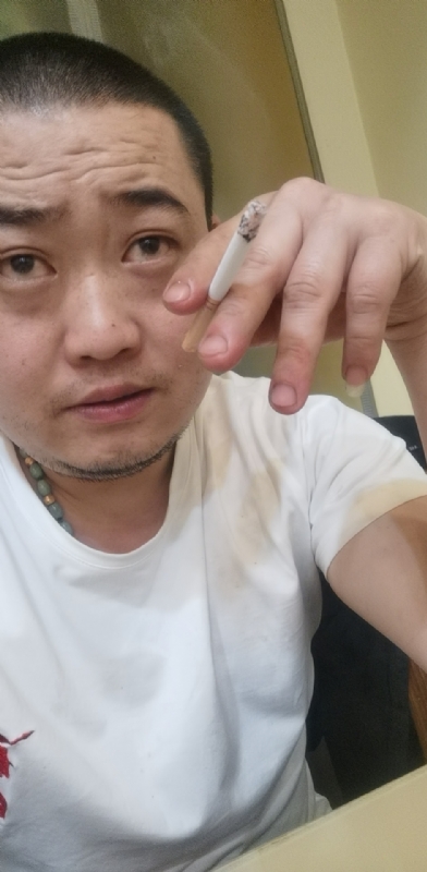 孤独的螃蟹的第一张照片--大田相亲网