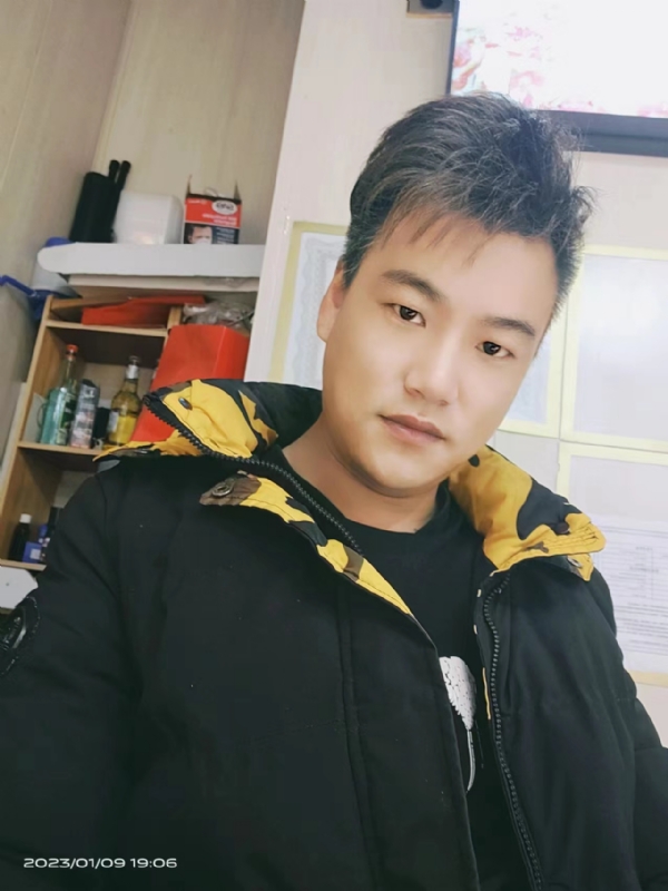 孤酒枕愁眼眠的第一张照片--大田相亲网