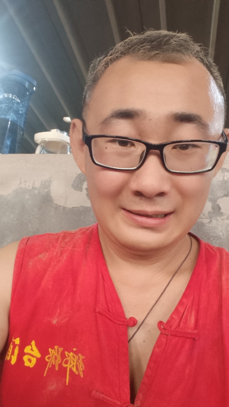 黑黑一笑的第二张照片--大田相亲网